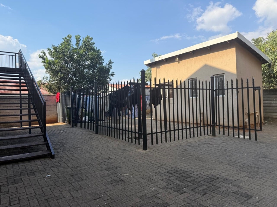 2 Bedroom Property for Sale in Rustenburg Central North West